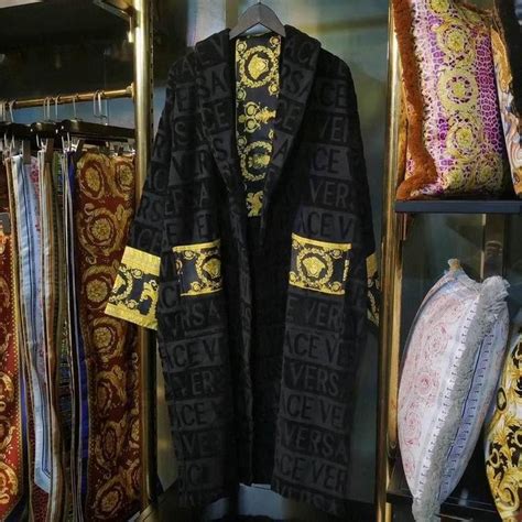 colar versace replica|versace knock off robes.